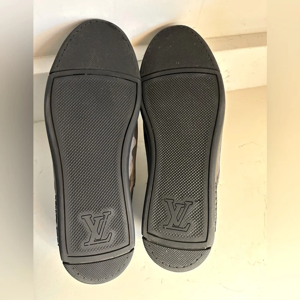Louis Vuitton sneakers sz‎ 9.5/10